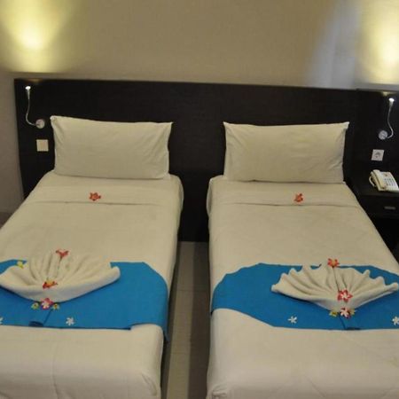 Akarsa Transit Hotel Sanur Екстериор снимка