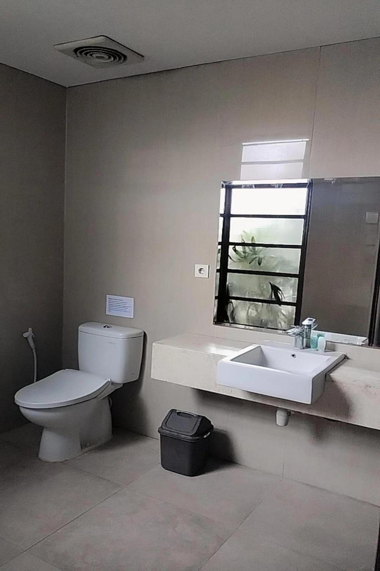 Akarsa Transit Hotel Sanur Екстериор снимка